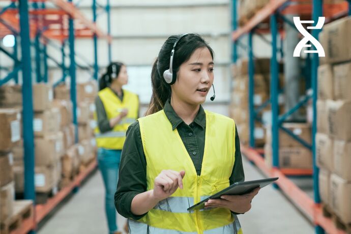 Voice assistance keeps your eyes and hands free. Voice assistance keeps your eyes and hands free.