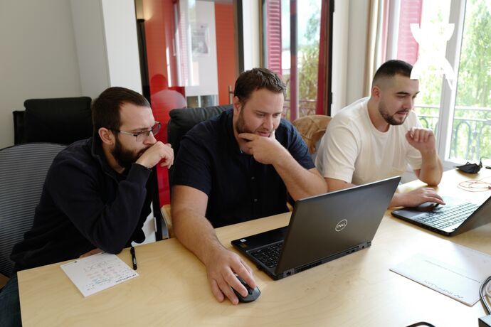 For each call, a team is mobilized for you. For each call, a team is mobilized for you.